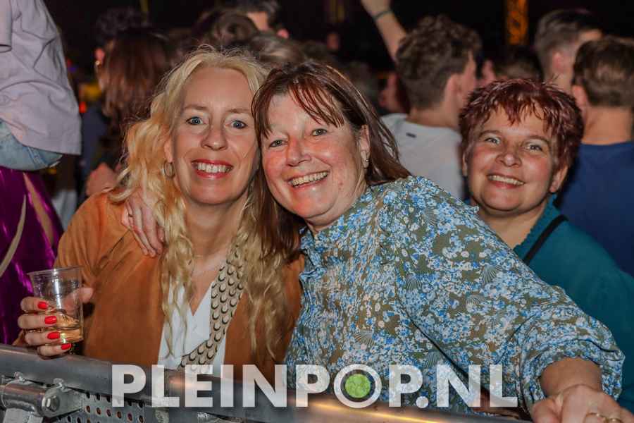 Publiek    Bezoekers (180)